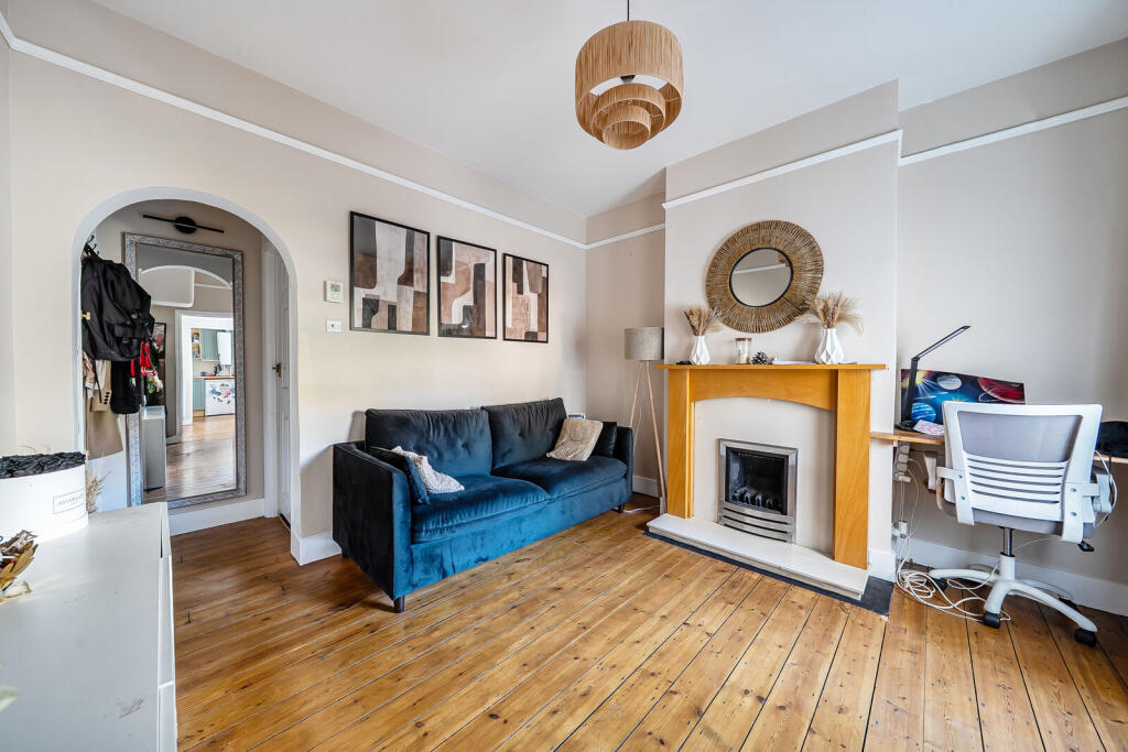 Apartment in London - More