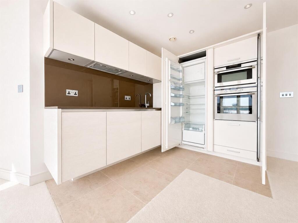 Apartment in Portsmouth - View 6