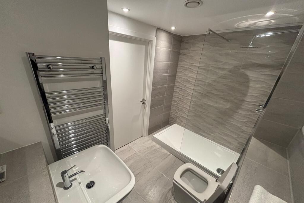 Apartment in Manchester - View 5