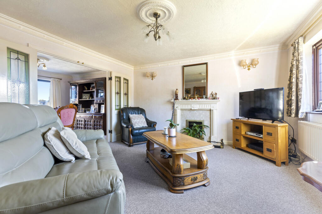 Ursula Square, Selsey, PO20 photo 4