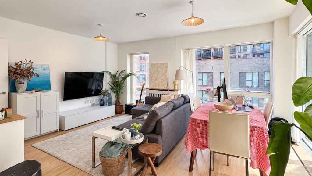 Apartment in London - More