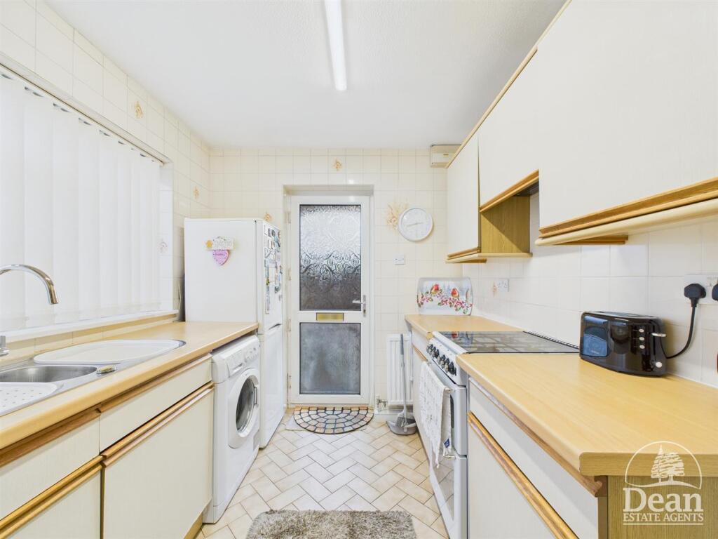 Lancaster Drive, Lydney photo 3