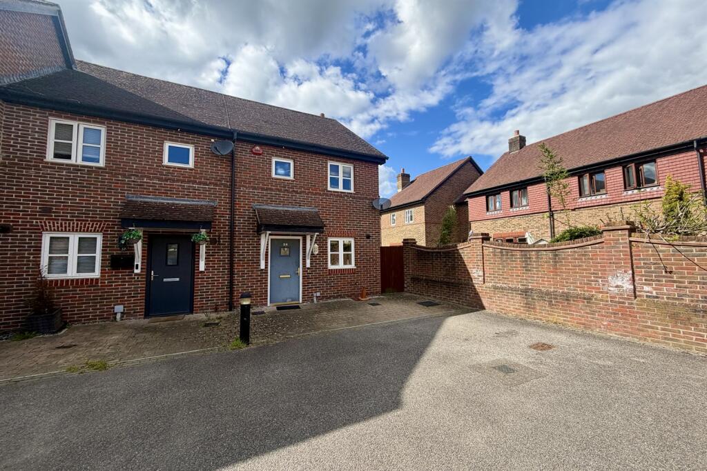 Main image of property: Holders Close, Billingshurst, RH14