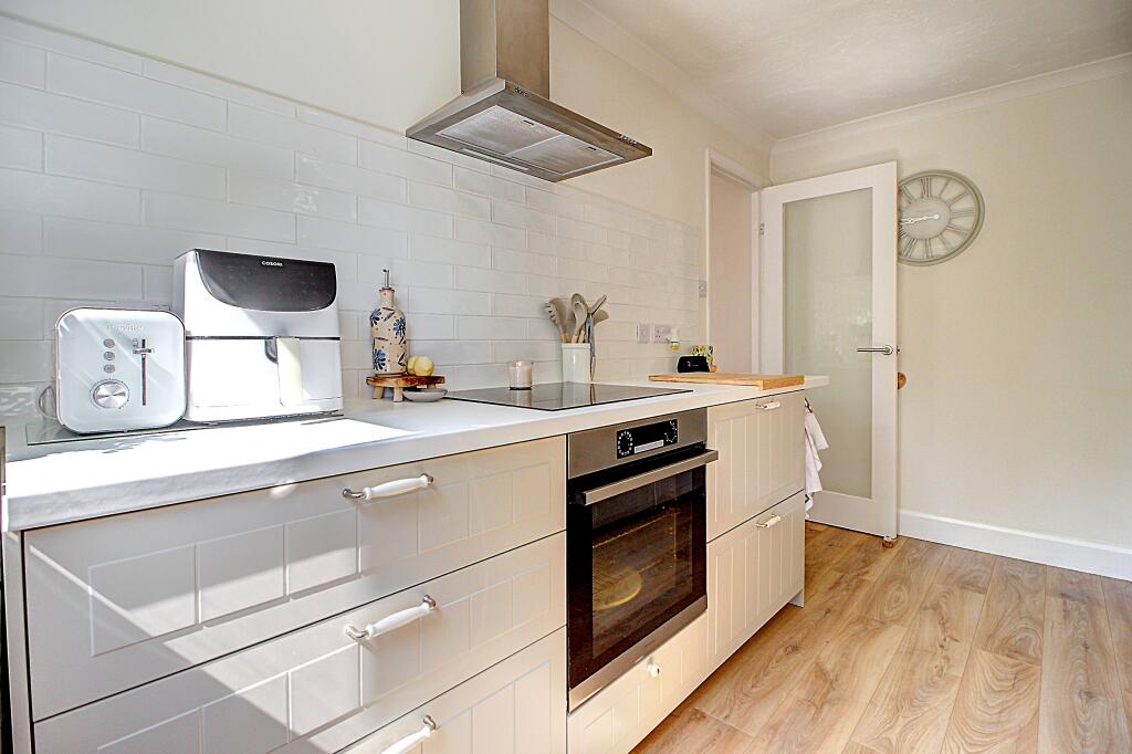 House in Basingstoke and Deane, Brighton Hill - View 6