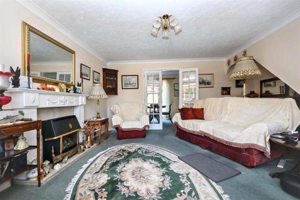 Letheren Place, Eastbourne photo 2