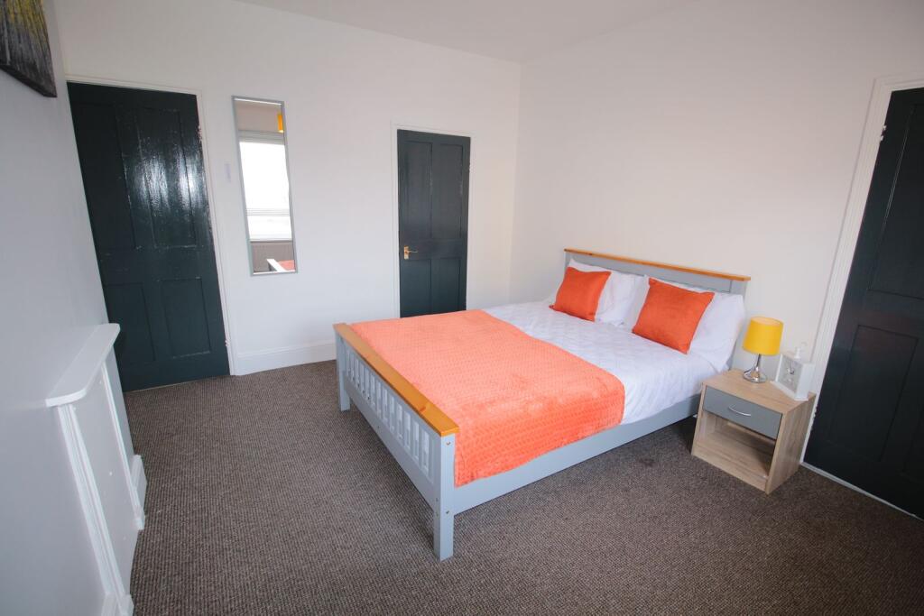 House in Lincoln, Lincolnshire - More