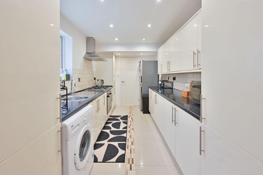 House in Watford - View 3