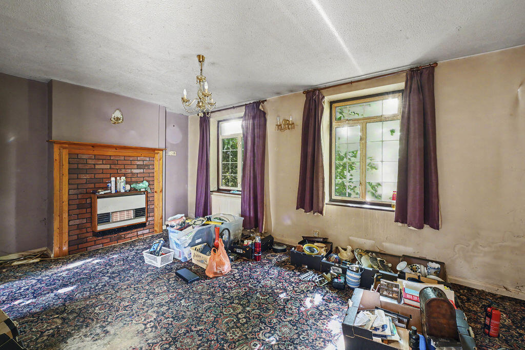 House in Luton - View 3