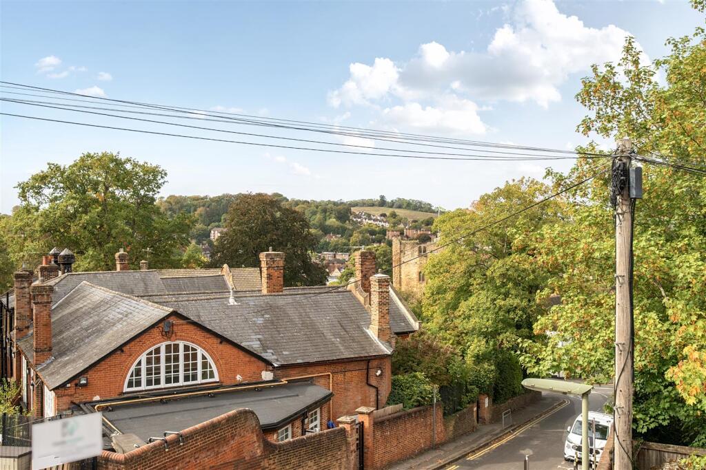 House in Guildford, Surrey - View 5