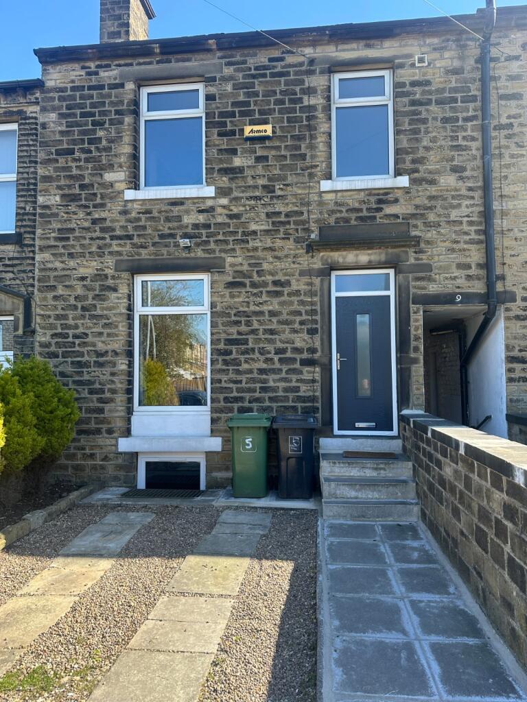 House in Huddersfield - View 2