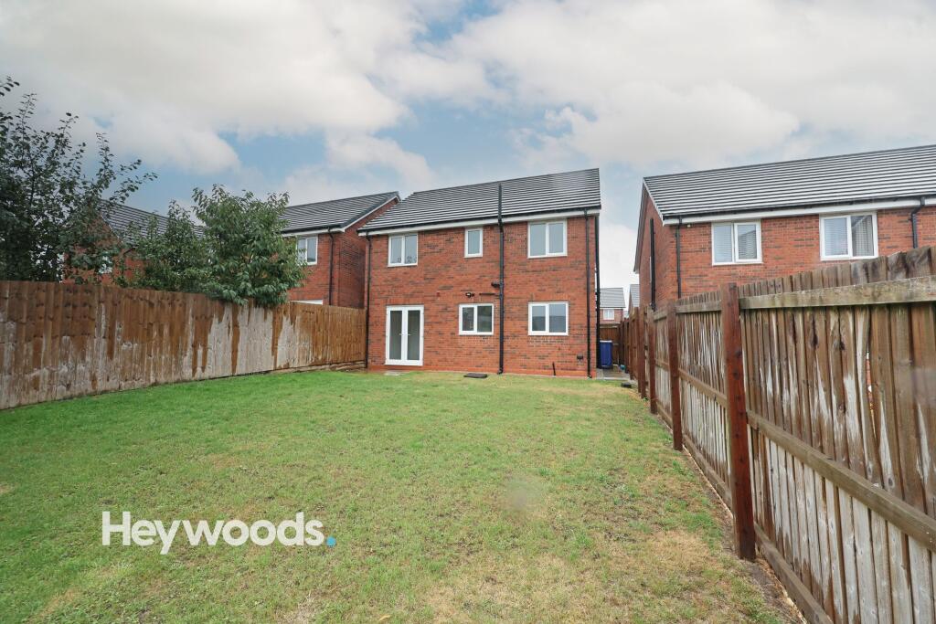 House in Newcastle-under-Lyme, Burgess Brook - View 4