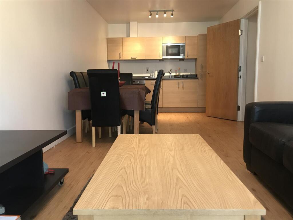 Apartment in London - View 3