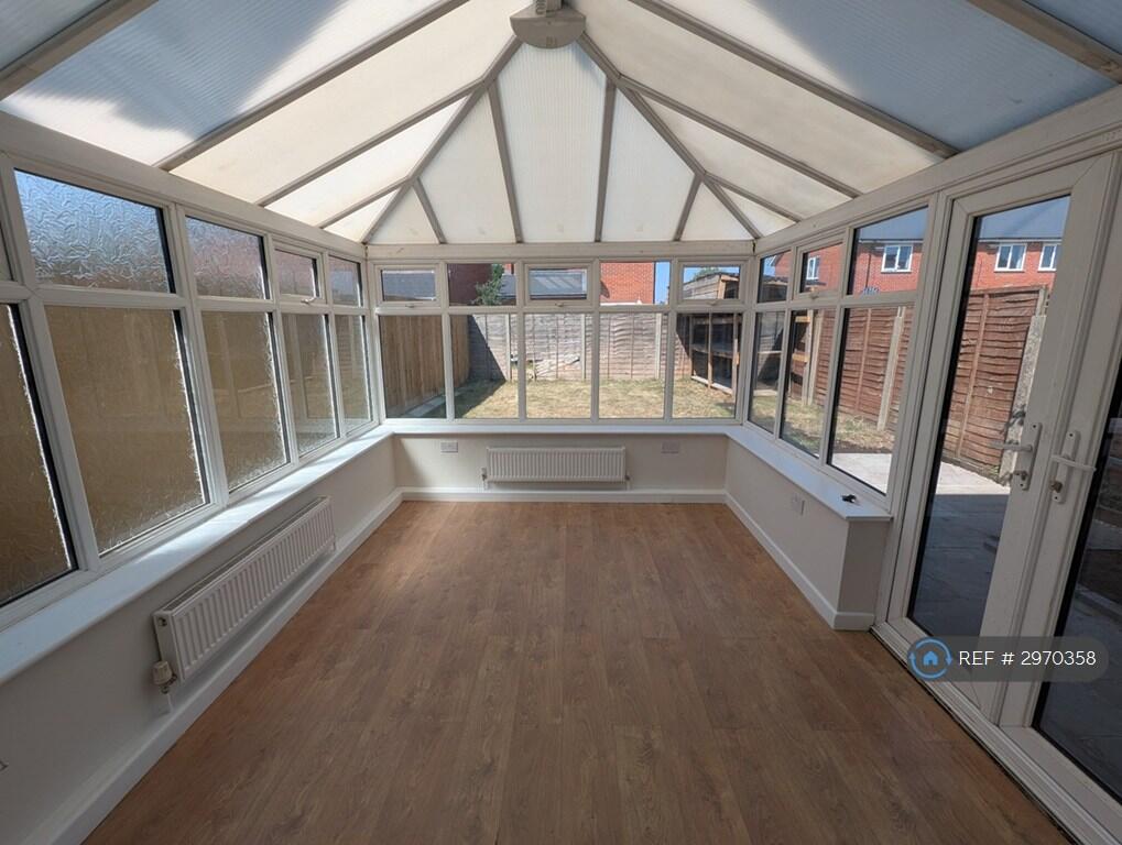 Barnes Crescent, Wimborne, BH21 - View 5