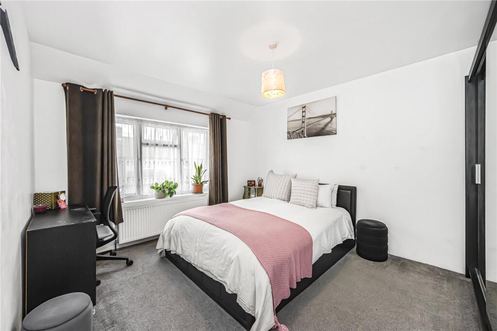 House in London - View 5