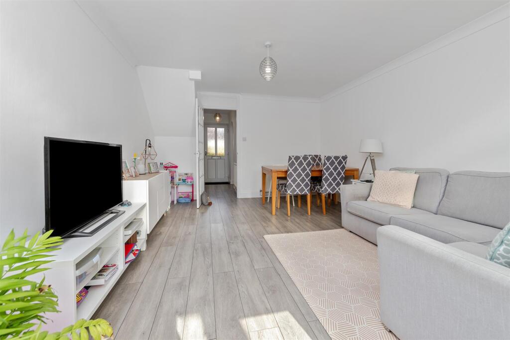 House in St Albans, Jersey Farm, Sandridge - View 4