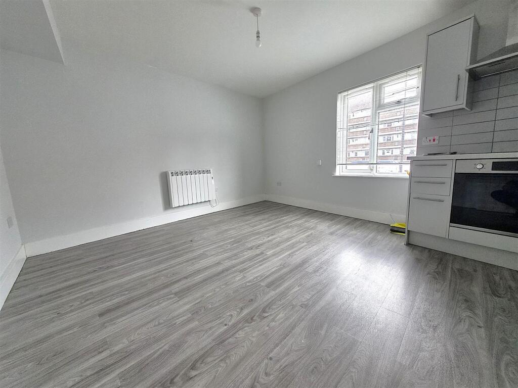 Apartment in London, Royal Borough of Greenwich - View 5