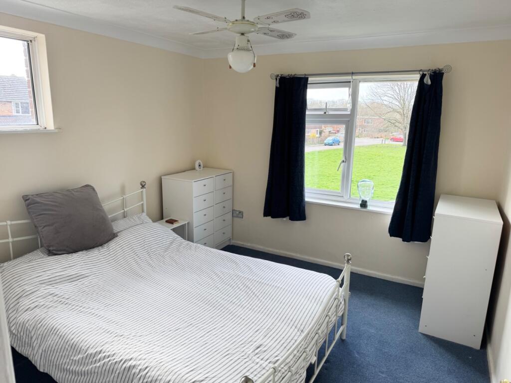 Albany Road, Holbury, Southampton, Hampshire, SO45 photo 4