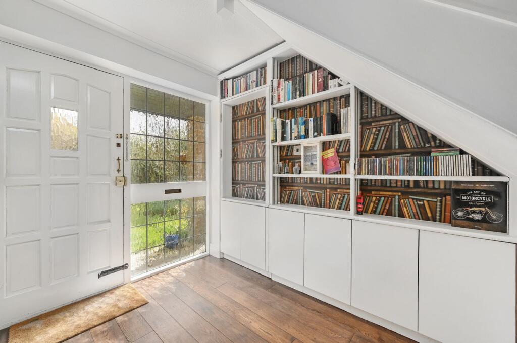 House in Wealden, Crowborough - More