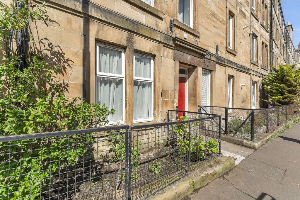 Main image of property: 32/1 Roseburn Street, Roseburn, Edinburgh, EH12 5PR