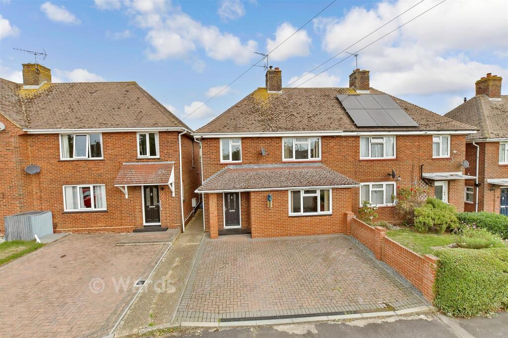 3-bed semi-detached on Homewood Avenue, Sittingbourne, Kent, £231,500