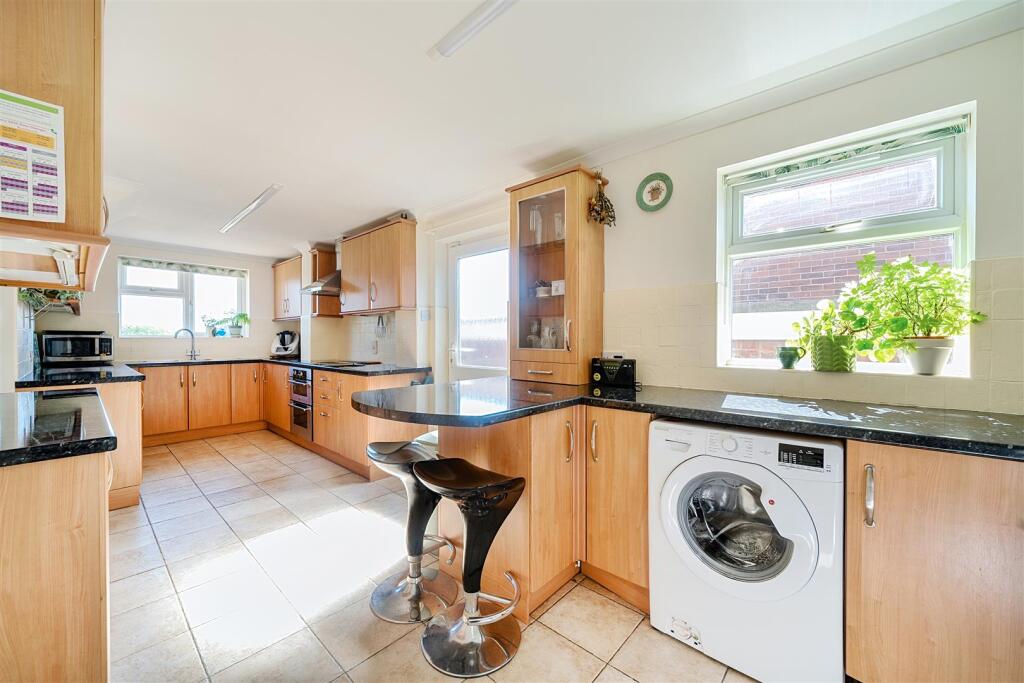 House in Bedford, Brickhill - View 4