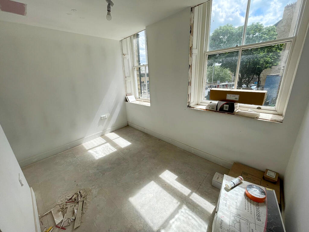 House in Bradford, West Yorkshire - View 4