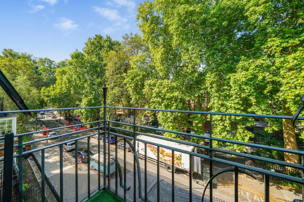 Apartment in London - More