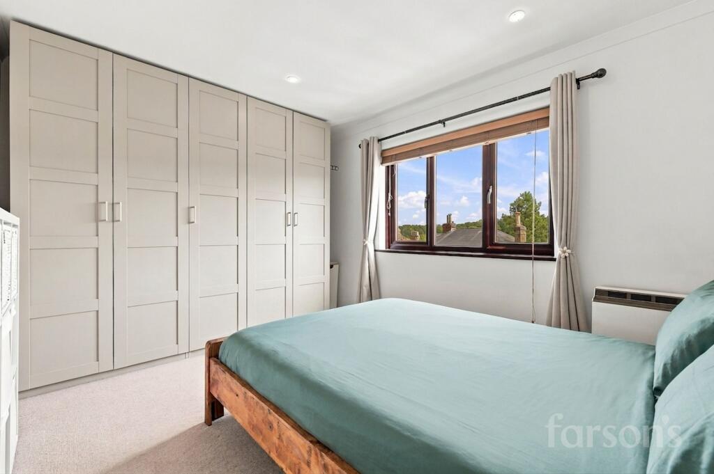 Apartment in Brentwood, Essex - View 4
