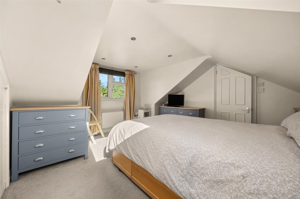 House in Bracknell - View 5