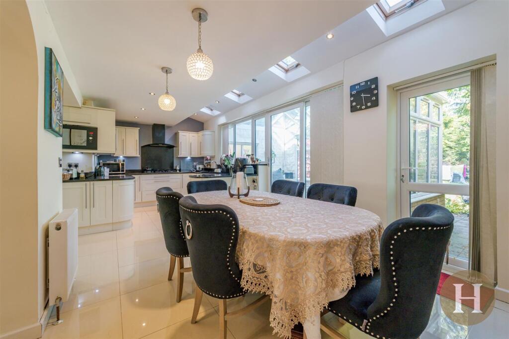 House in Birmingham, West Midlands - More