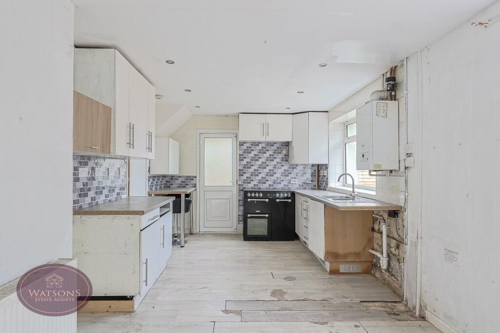 House in Nottingham, Clifton - View 4