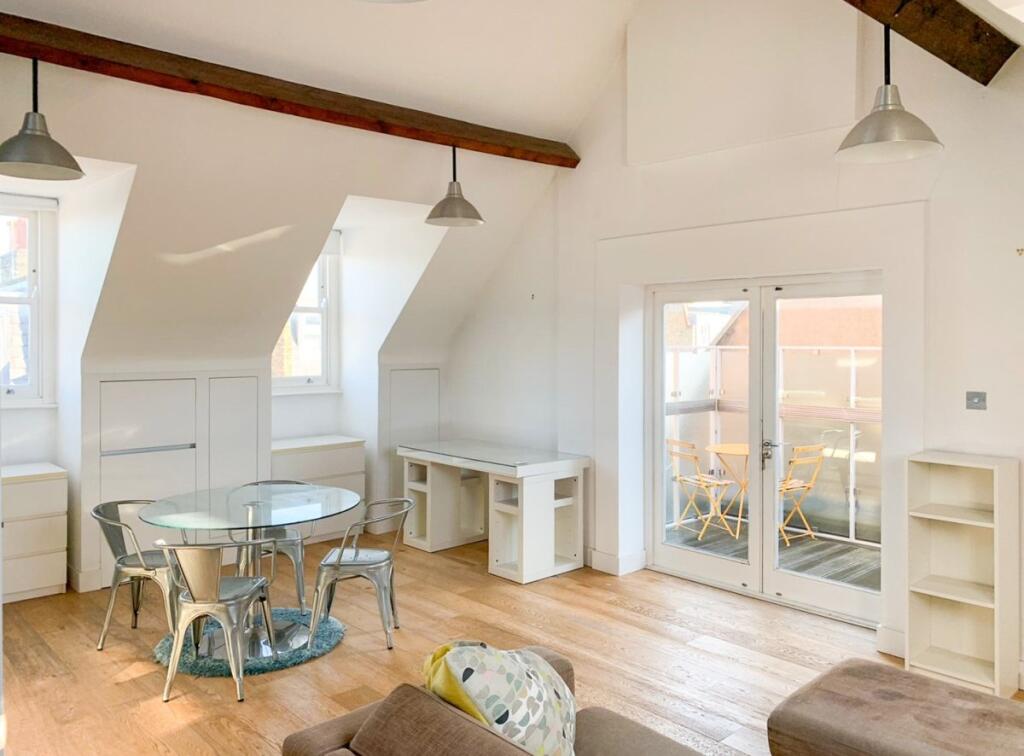 Apartment in London - View 5