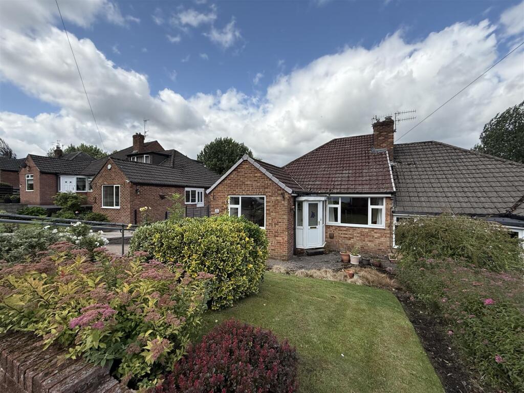 3-bed semi-detached on Regent Drive, Mossley, £260,000