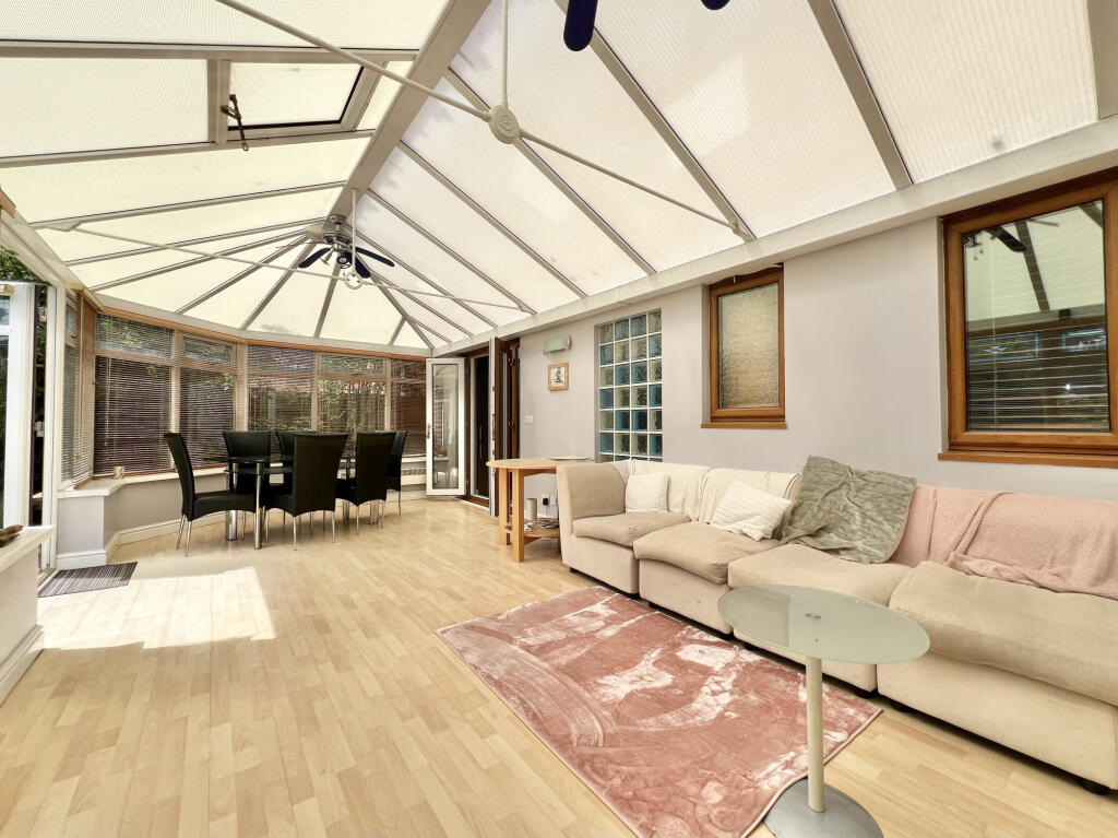 Cathrow Way,  Thornton, FY5 photo 3