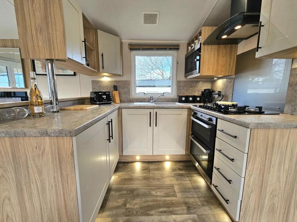 2023 Willerby Lamberhurst, Plas Coch Country and Leisure Retreat, Llanfairpwll, Anglesey, LL61 6EJ photo 5