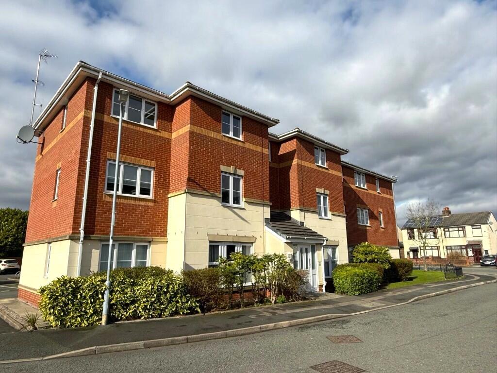 Main image of property: The Feathers, St. Helens, Merseyside, WA10