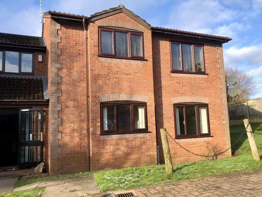 Main image of property: Kingsland Road, STONE