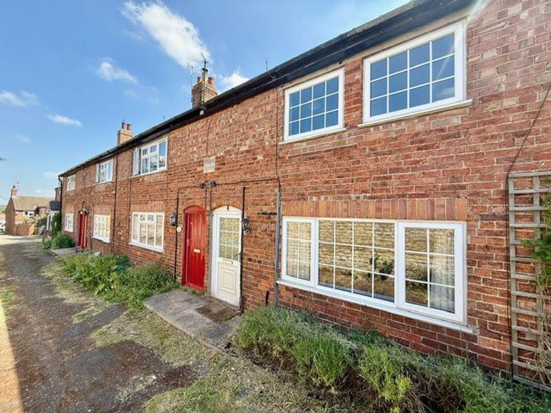 Character Cottage - Sought after Village of Skillington