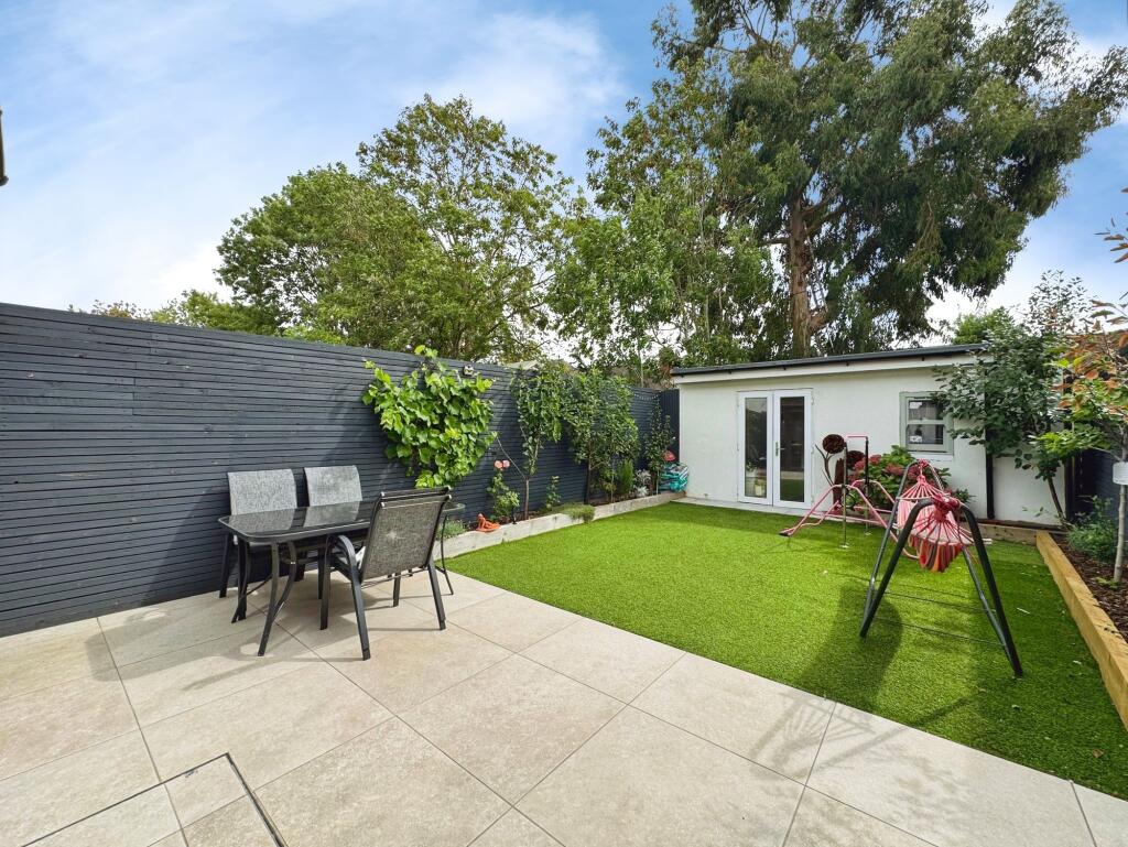 House in Watford - View 4