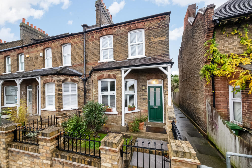 3-bed house on Plaistow Grove, Bromley, Kent, BR1, £625,000
