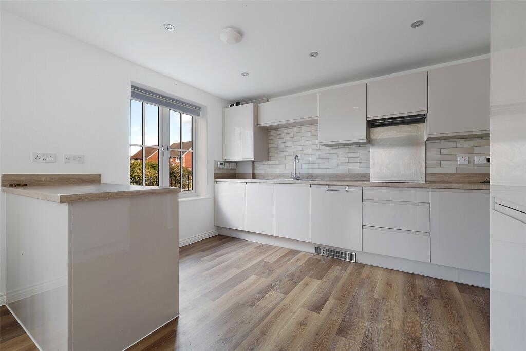 House in Redhill - View 3