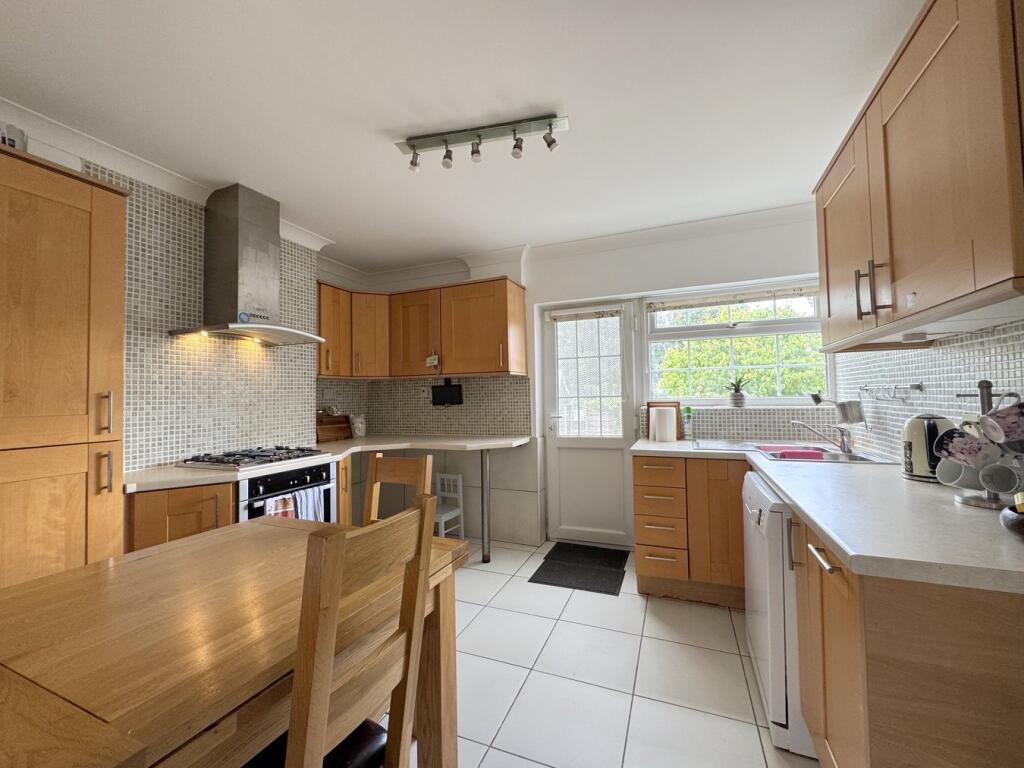 Widford Road, Chelmsford, CM2 photo 4