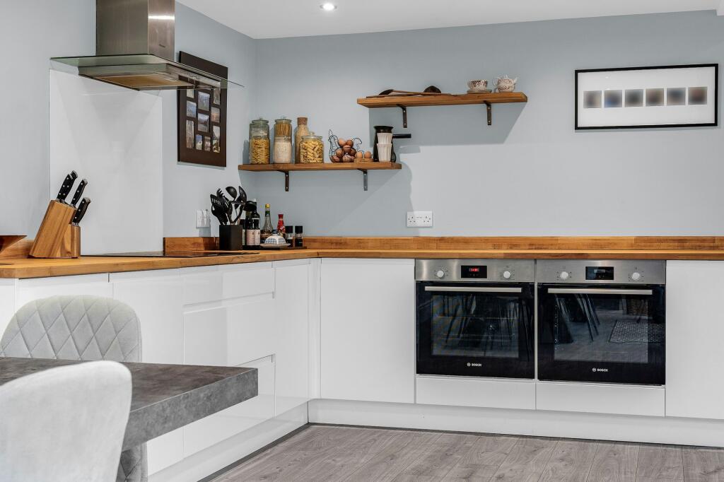 House in Hertford - More
