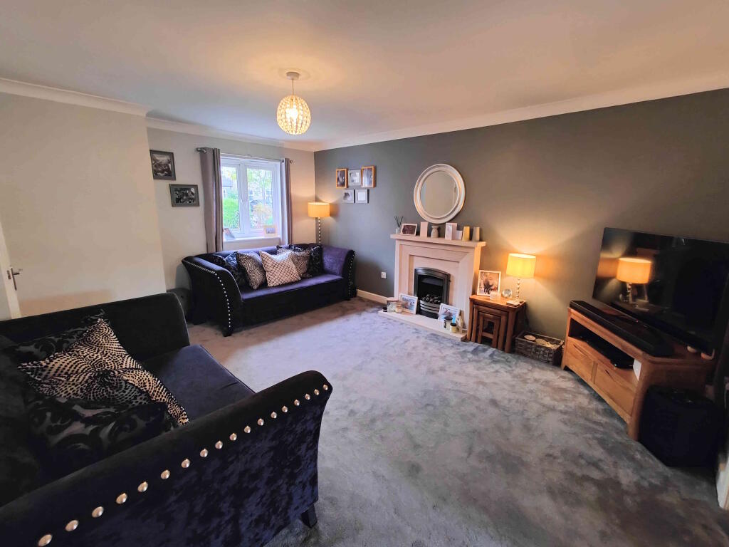 House in Huddersfield - View 5