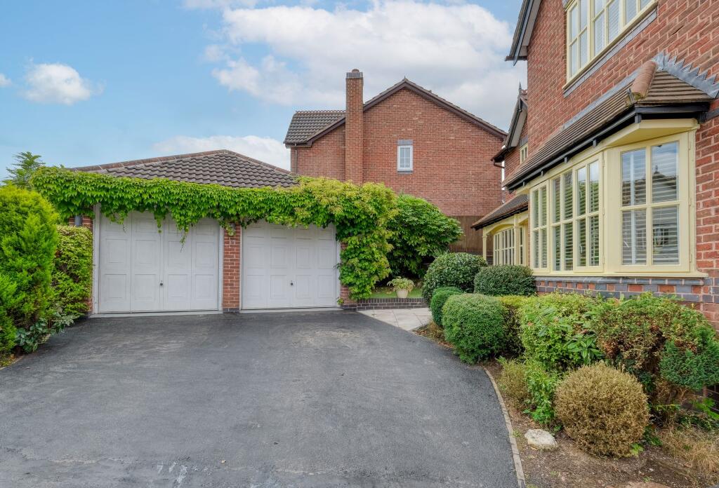 Additional image 16 of Woodbury Close, Callow Hill, B97