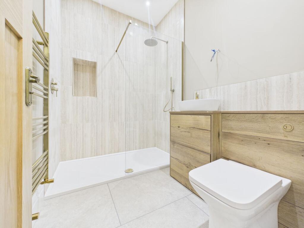 Apartment in Bristol - More