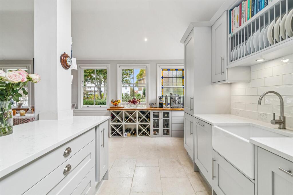 Apartment in London - More