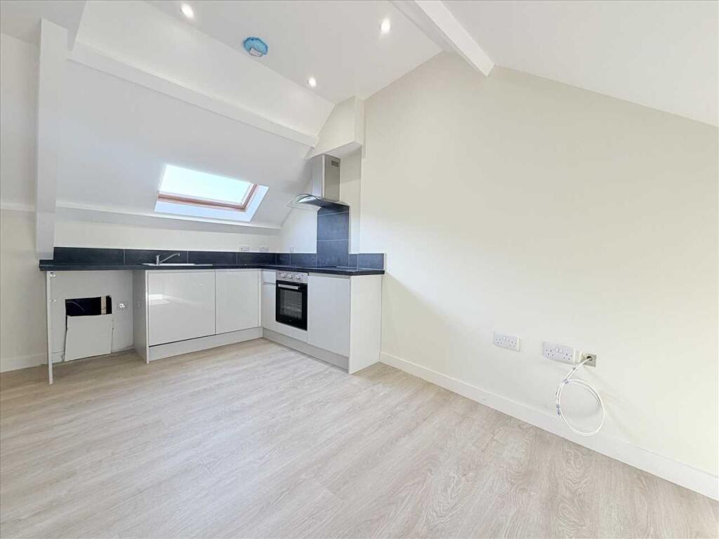 Apartment in Plymouth - View 3