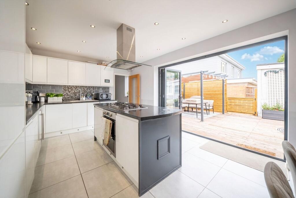 House in Southampton - View 2