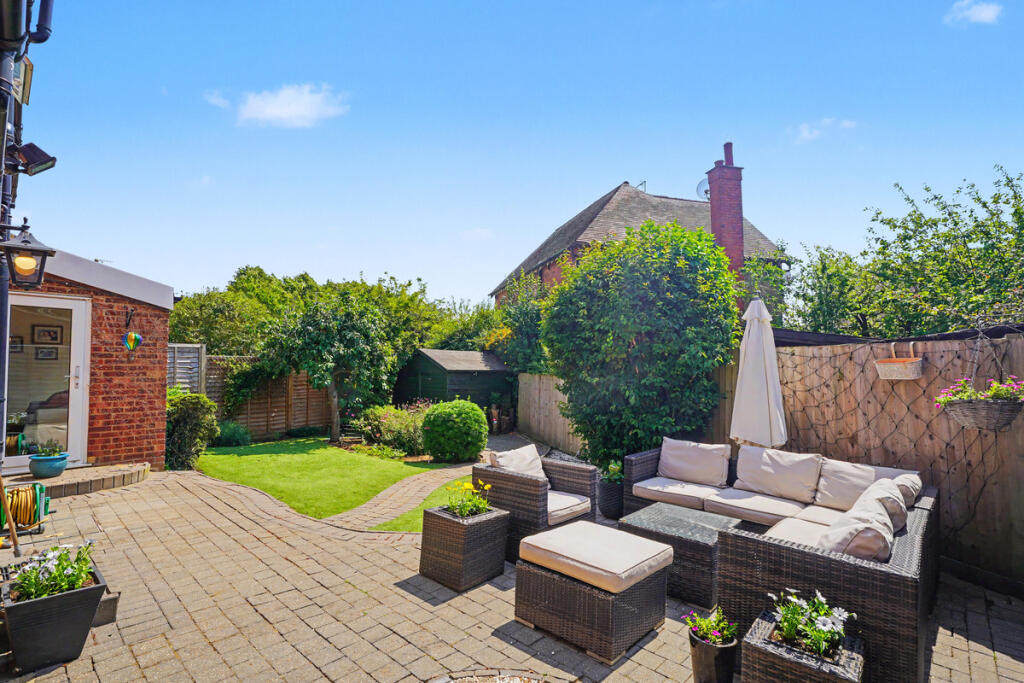 House in Northampton, Headlands - View 4